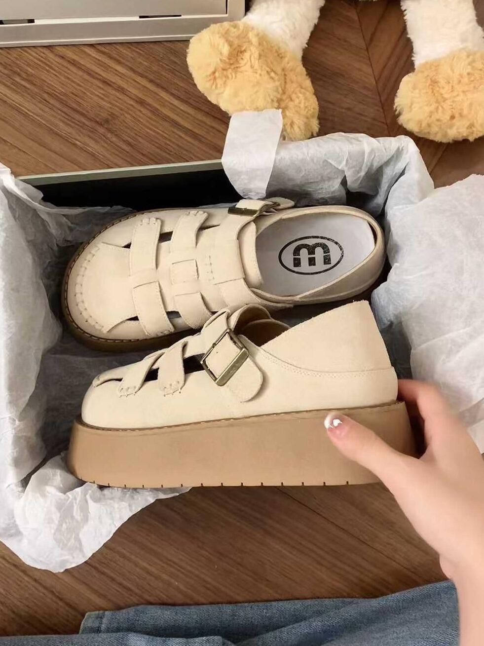 低帮 袢扣 魔术贴 皮革  - VALI鞋履AI设计主图