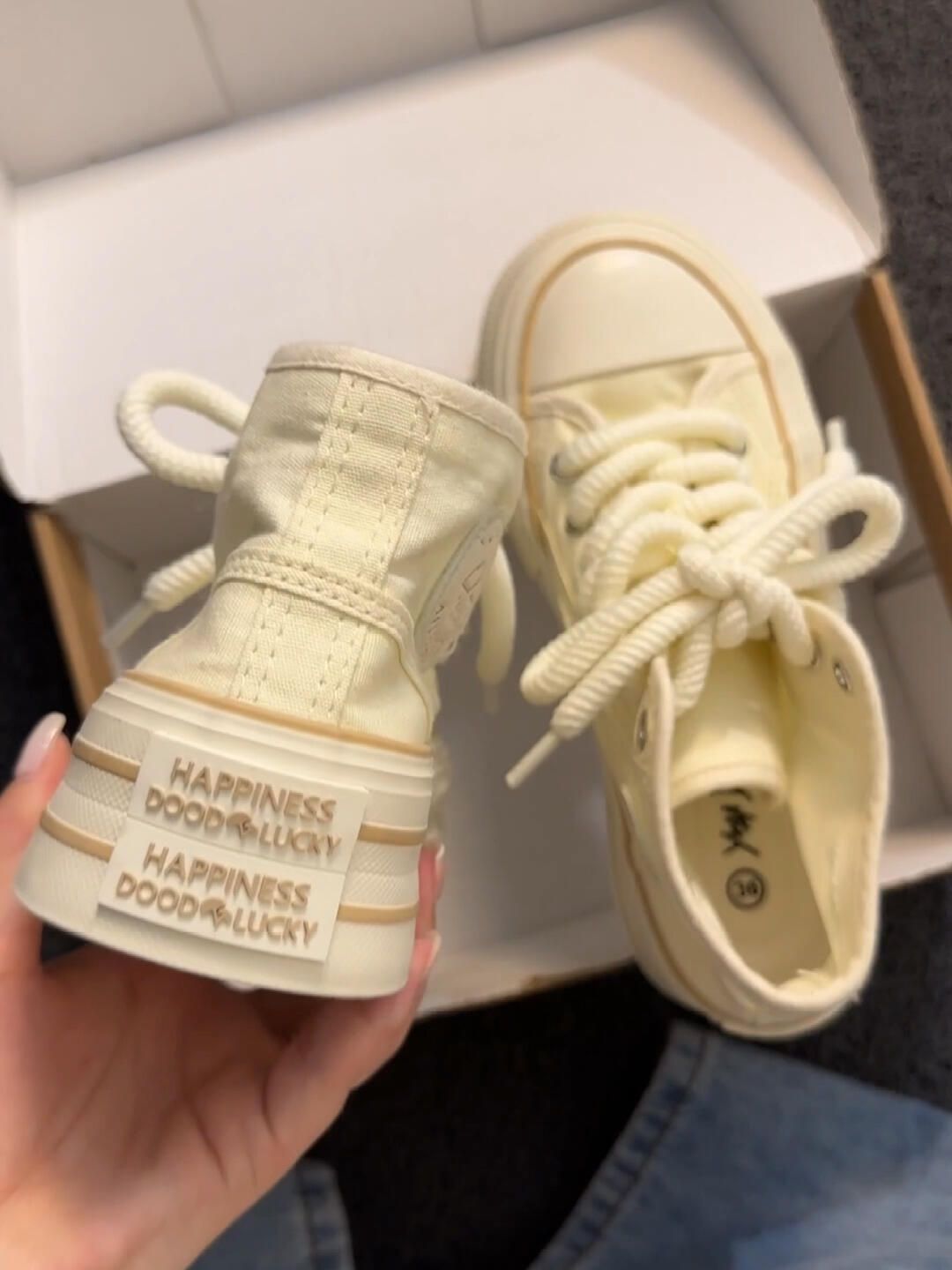 系带 皮革  - VALI鞋履AI设计主图