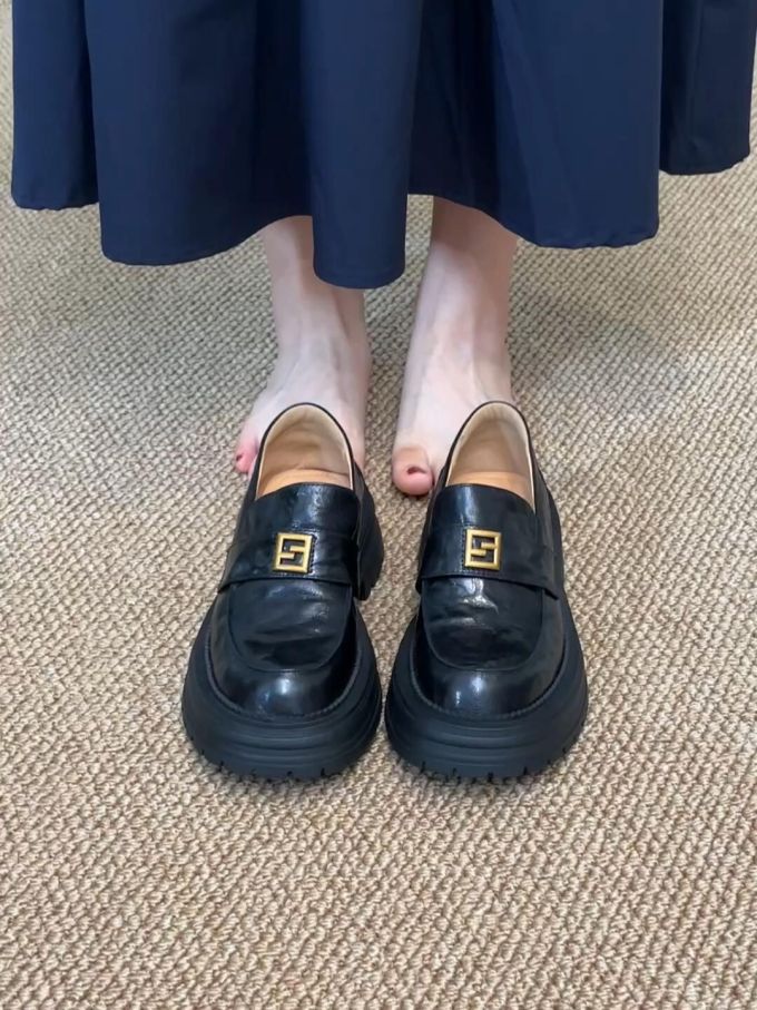 圆头 低帮 一脚蹬 深口鞋 皮革 