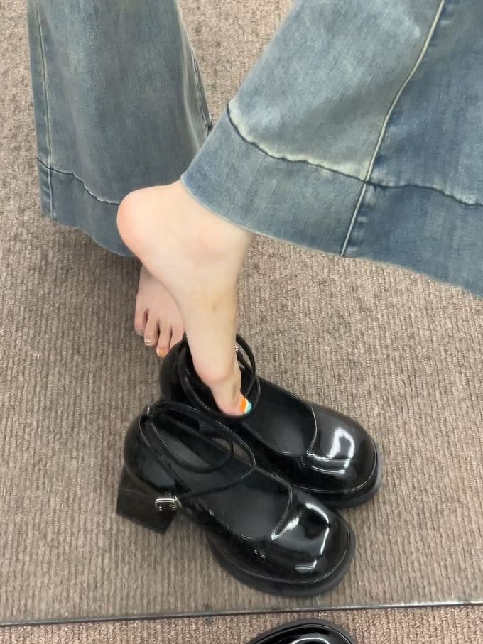 圆头 袢扣 中口鞋 皮革 