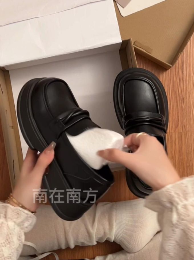 厚底 圆头 低帮 深口鞋 皮革 