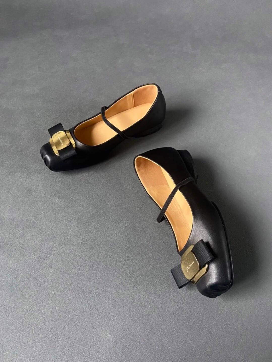 平底 方头 浅口鞋 皮革  - VALI鞋履AI设计主图