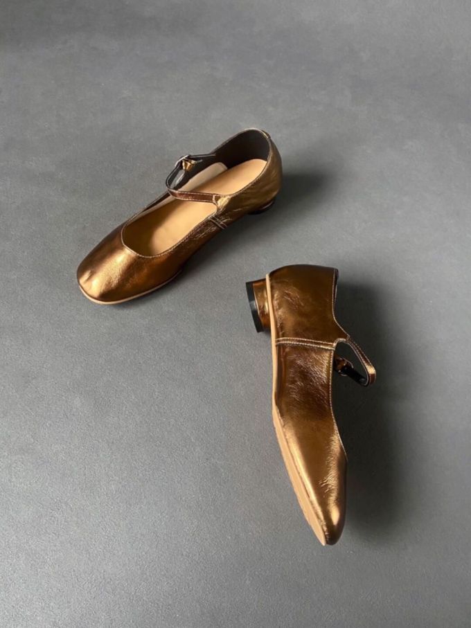 圆头 袢扣 浅口鞋 皮革 