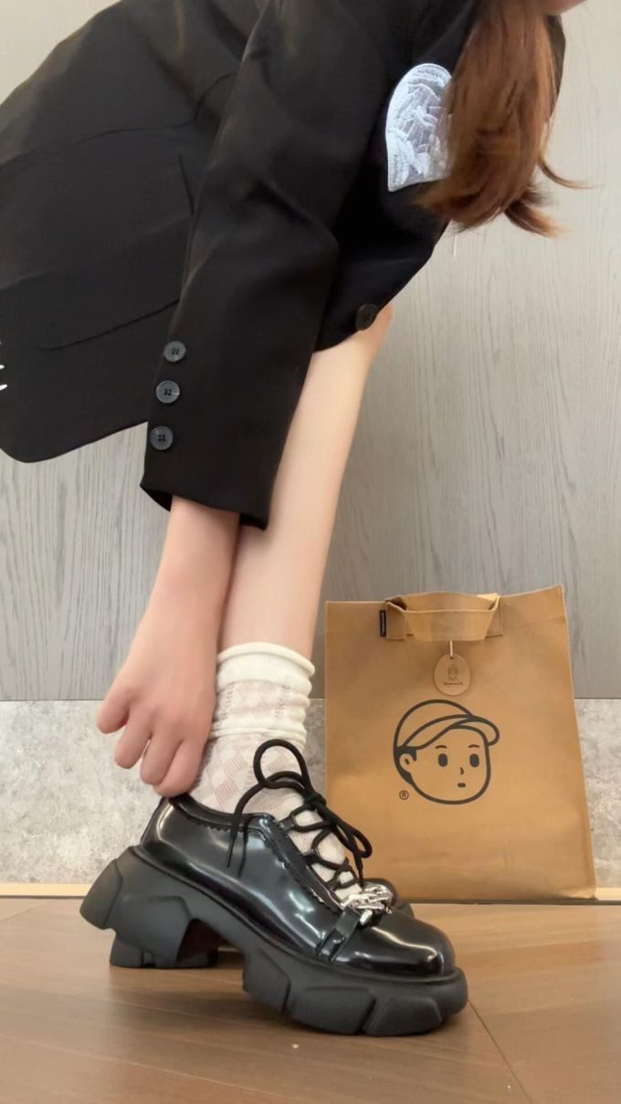 圆头 低帮 深口鞋 皮革 