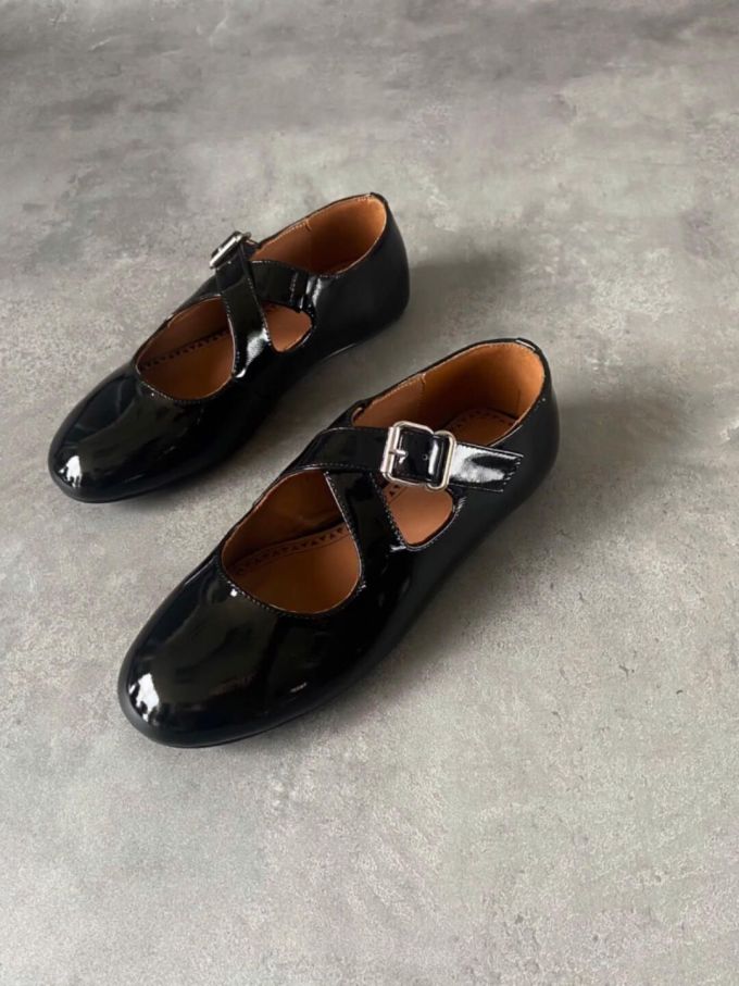 圆头 袢扣 中口鞋 皮革