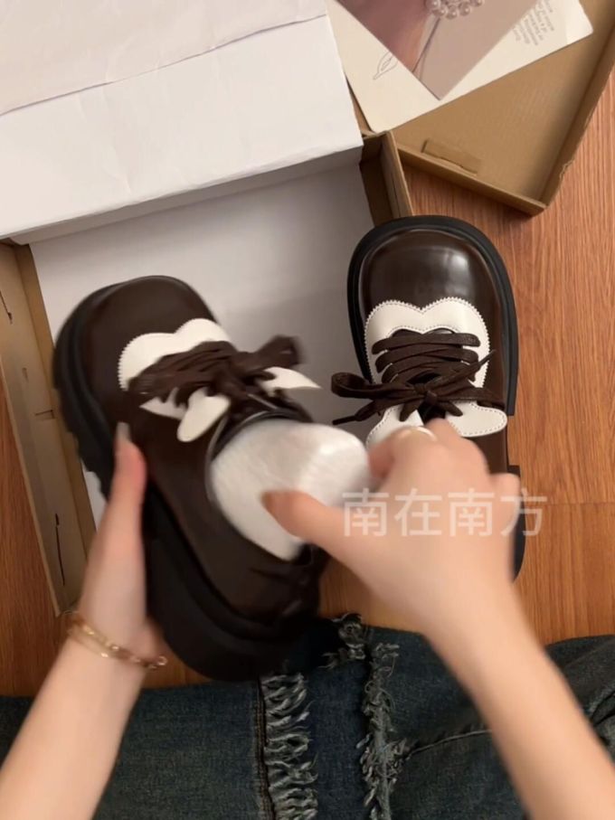 圆头 系带 深口鞋 皮革 