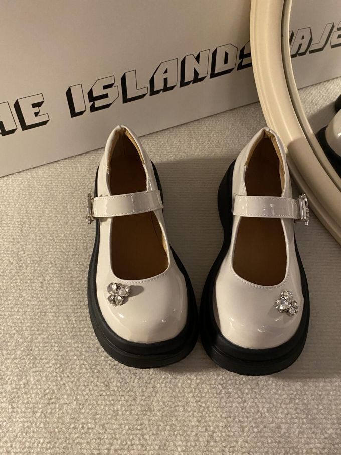 圆头 袢扣 中口鞋 皮革 