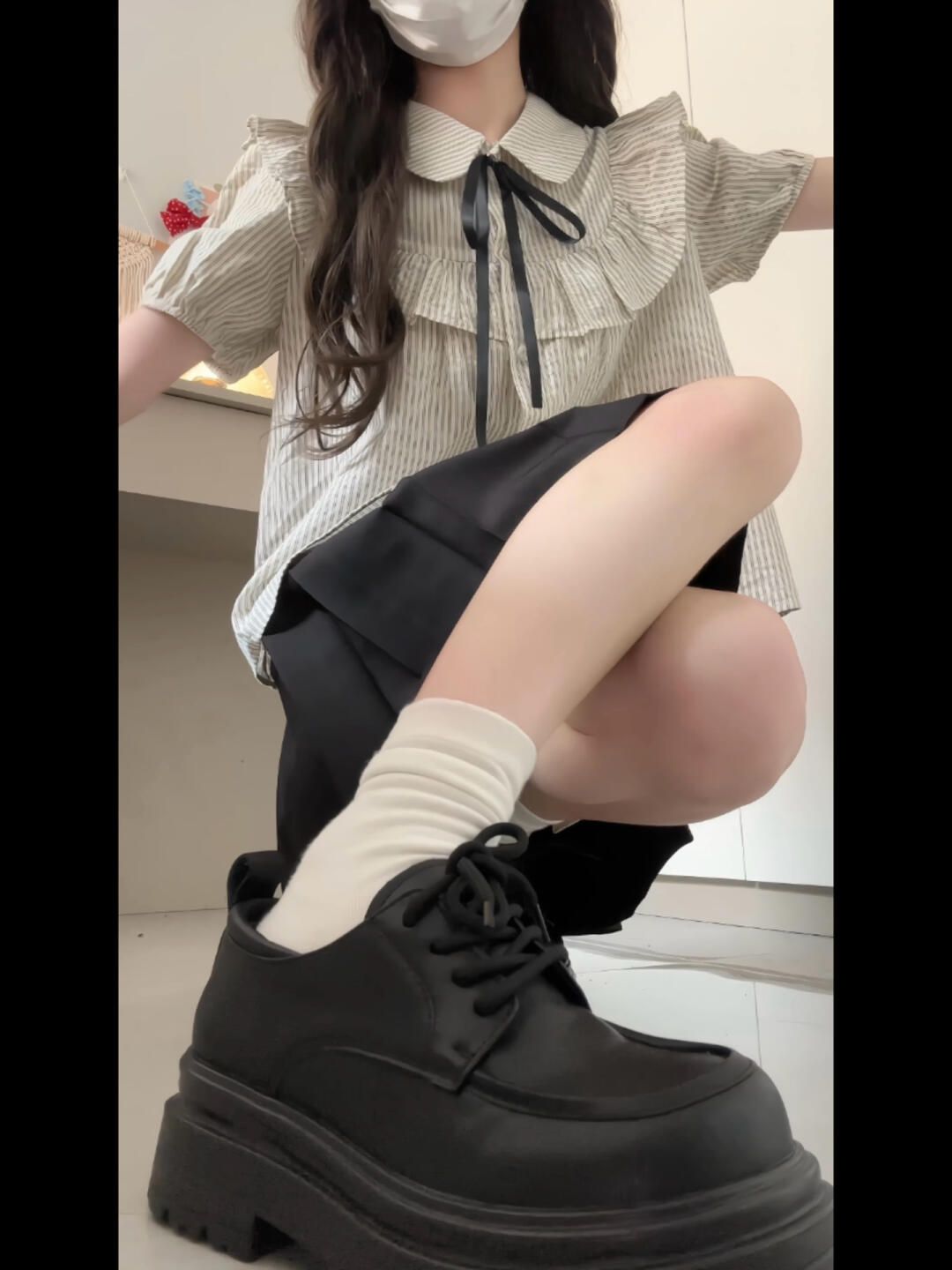 棉麻 翻领 短袖 条纹/波纹 打结-扭结 荷叶边 踢踏舞鞋色 铝灰色 灰棕色 灰羽色 基础扣饰 甜妹风 甜美  - VALI鞋履AI设计主图