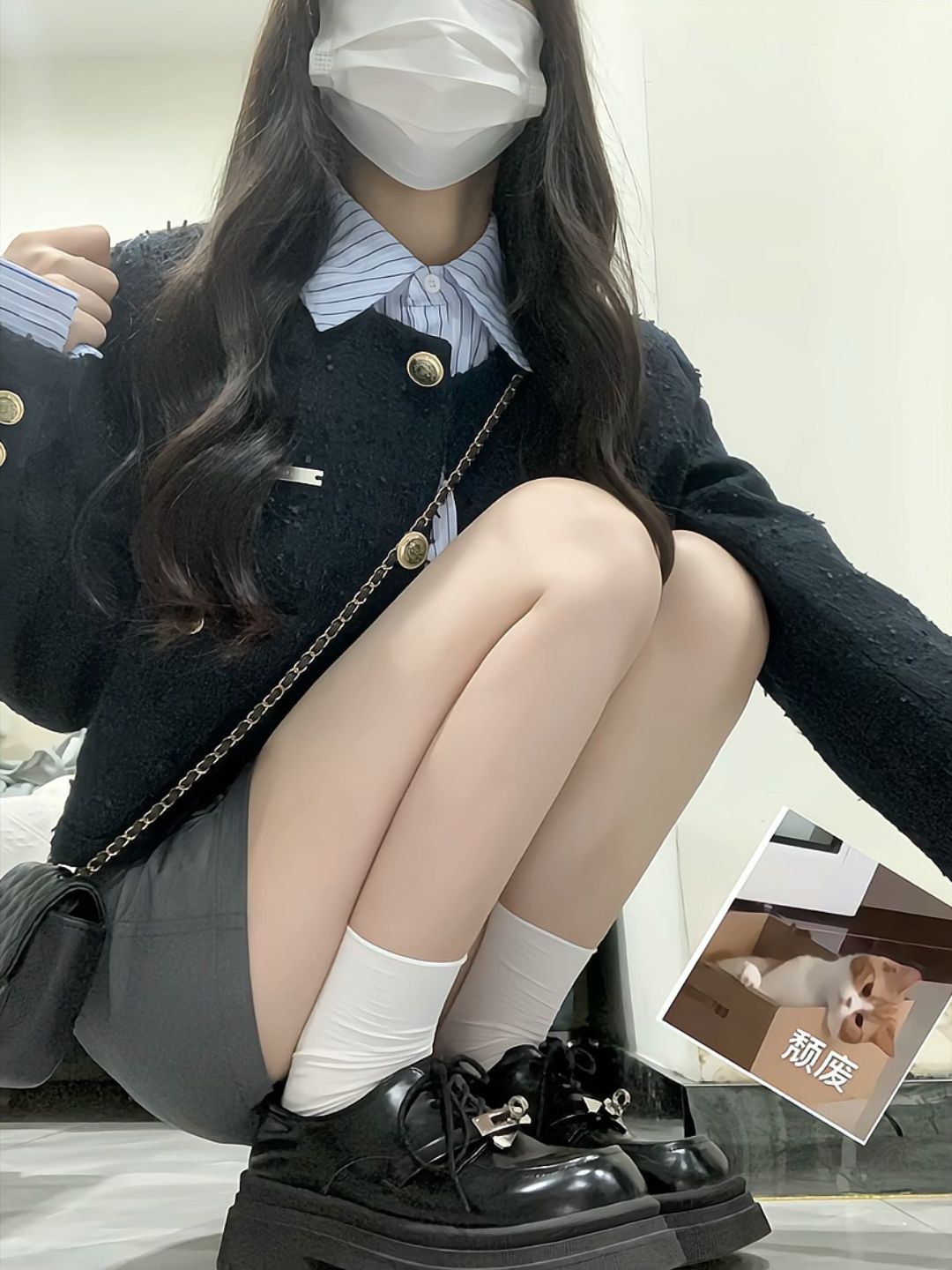 呢绒 翻领 中长袖 撞色/渐变 拼接 轿车黑 装饰扣饰 基础扣饰 学院风  - VALI鞋履AI设计主图