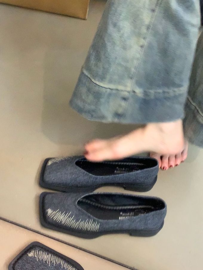 方头 低帮 一脚蹬 中口鞋 皮革 