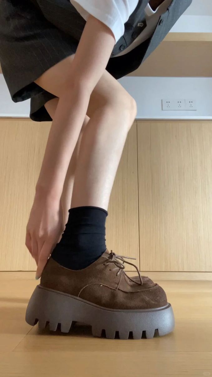 圆头 低帮 系带 皮革 