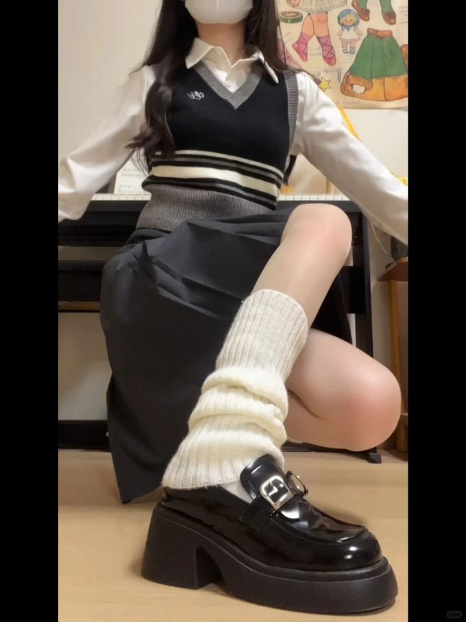 毛纺 V领 边缘装饰 细针 踢踏舞鞋色 基础扣饰 学院风 
