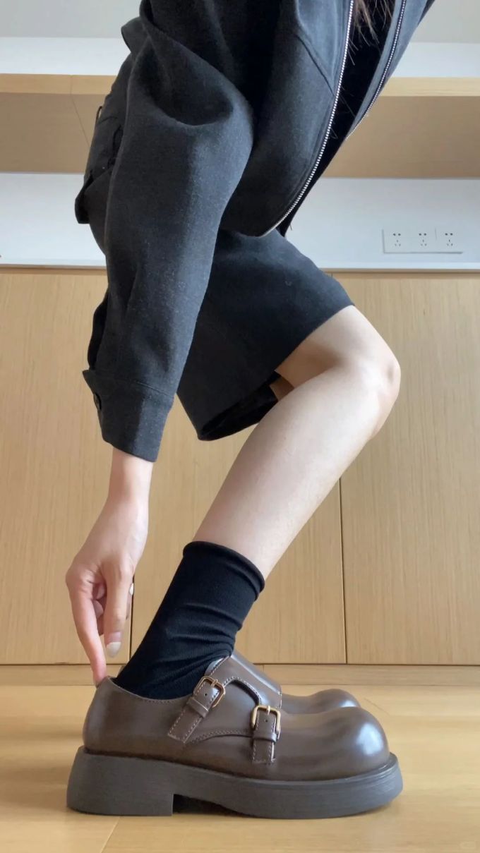 蓝黑色 