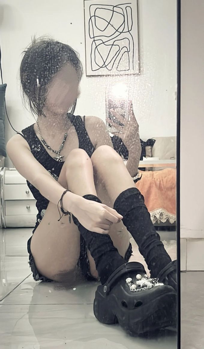 挂脖领 无袖 蓝黑色 