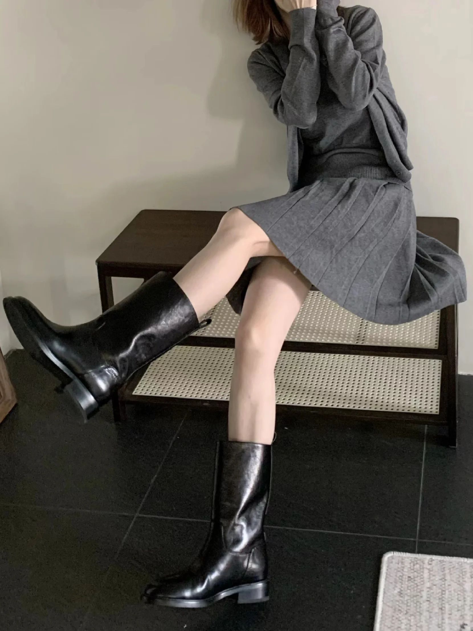 呢绒 A型 圆形领 中长袖 基础袖 开衩 踢踏舞鞋色 素净色 杨李色  - VALI鞋履AI设计主图