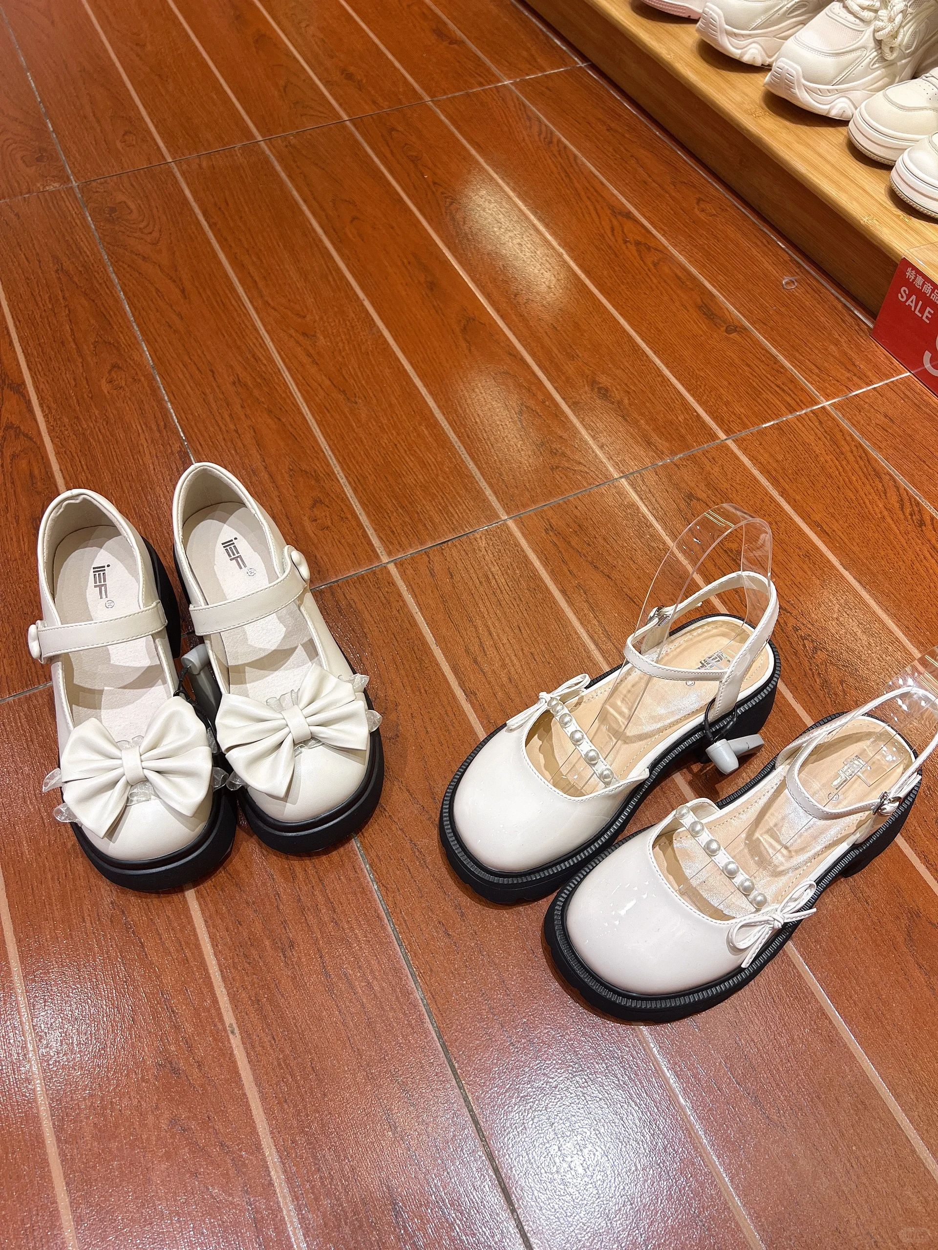 圆头 袢扣 中口鞋 皮革  - VALI鞋履AI设计主图