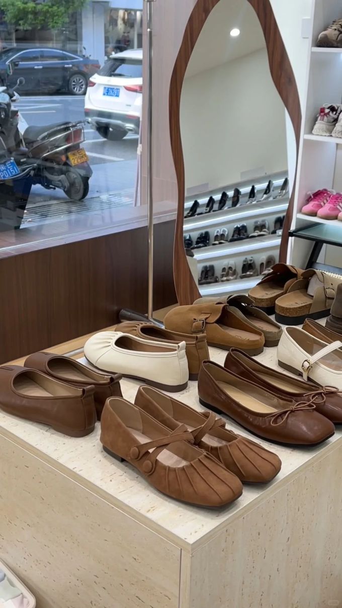 方头 松紧带 中口鞋 皮革 