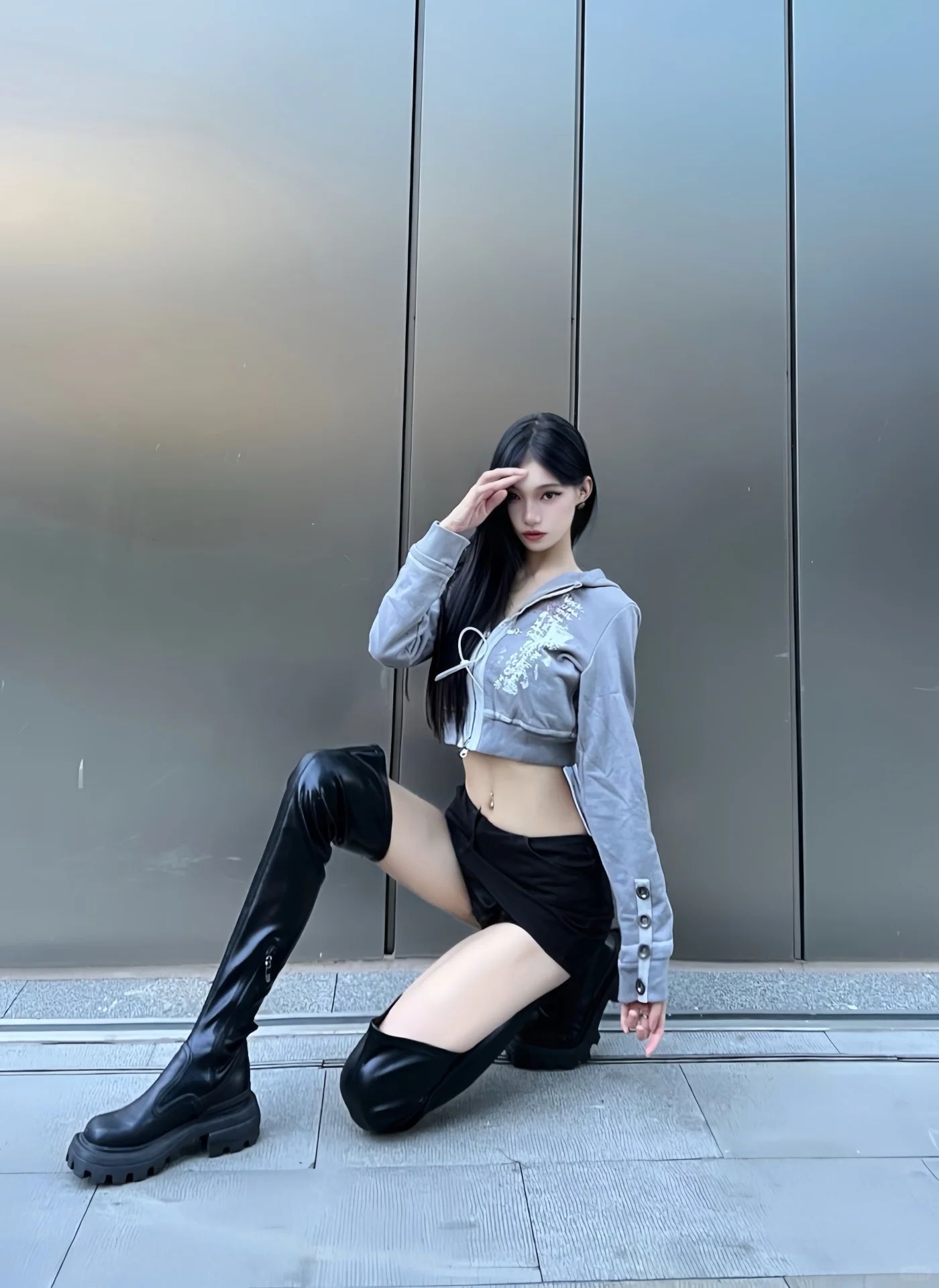 截短型 基础袖 边缘装饰 夜蓝色 恒灰蓝 ABG辣妹 辣妹  - VALI鞋履AI设计主图