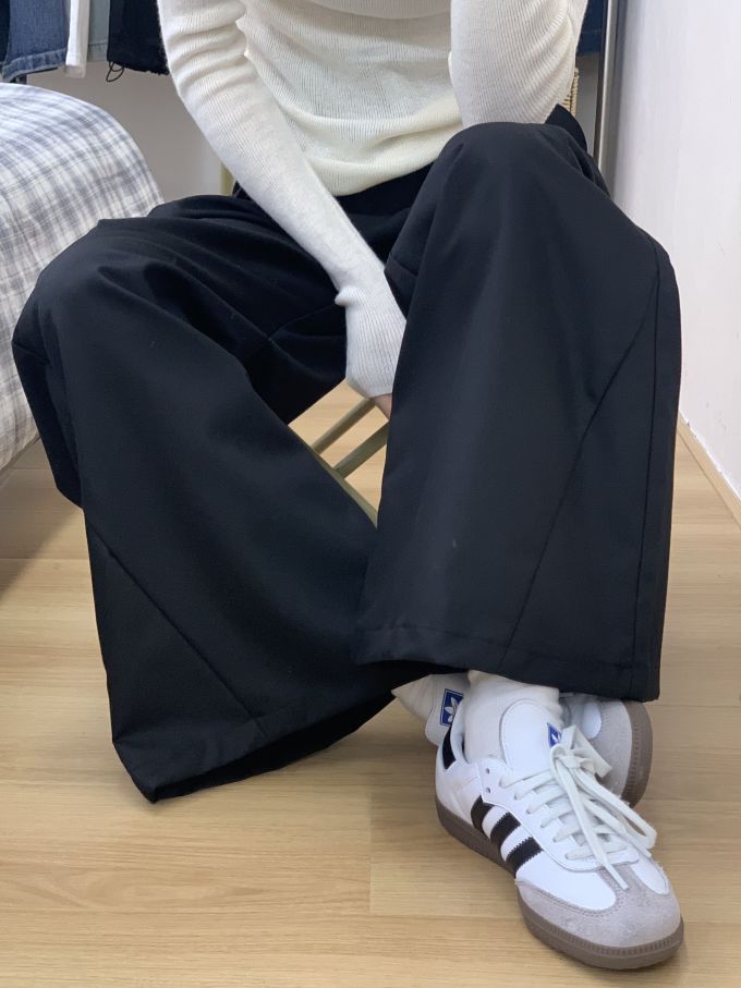 深蓝黑色 