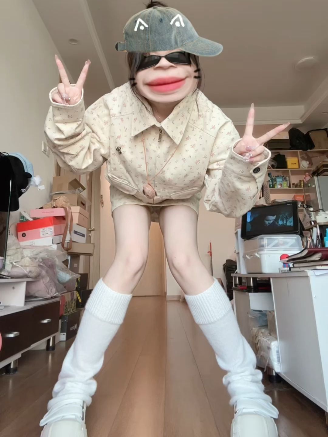 H型 翻领 中长袖 基础袖 印花 香草冰淇淋色 基础扣饰 甜妹风 甜美  - VALI鞋履AI设计主图
