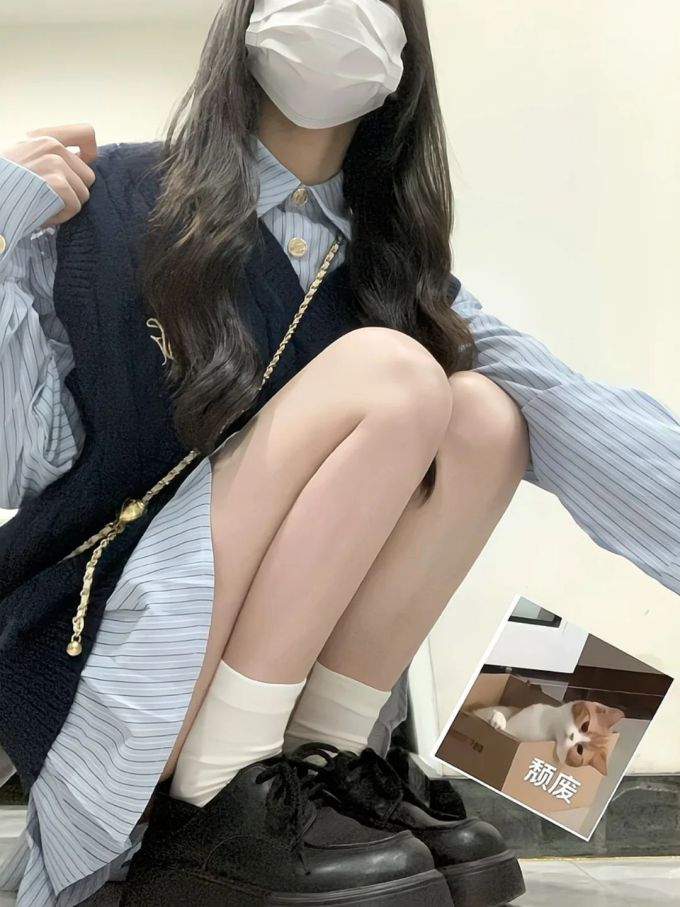 摇粒绒 H型 无袖 蓝黑色 基础扣饰 学院风 