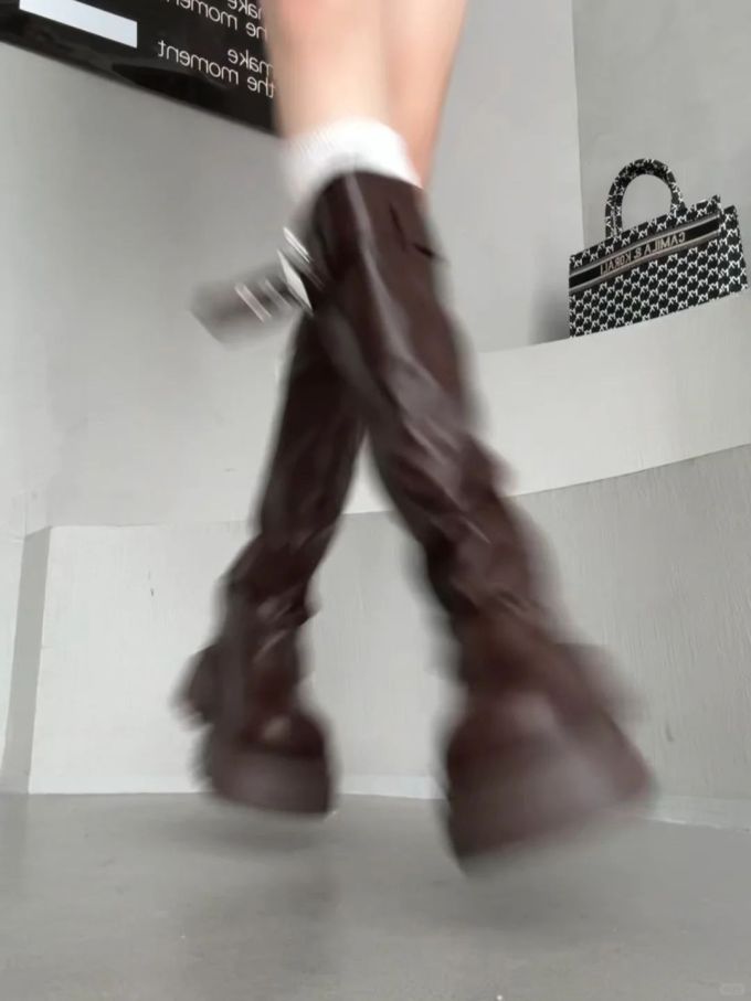 皮革 