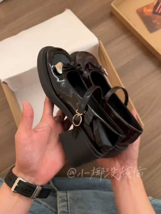 圆头 低帮 袢扣 中口鞋 皮革 
