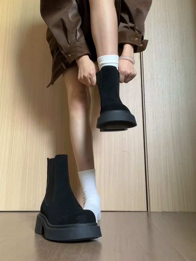 皮革 