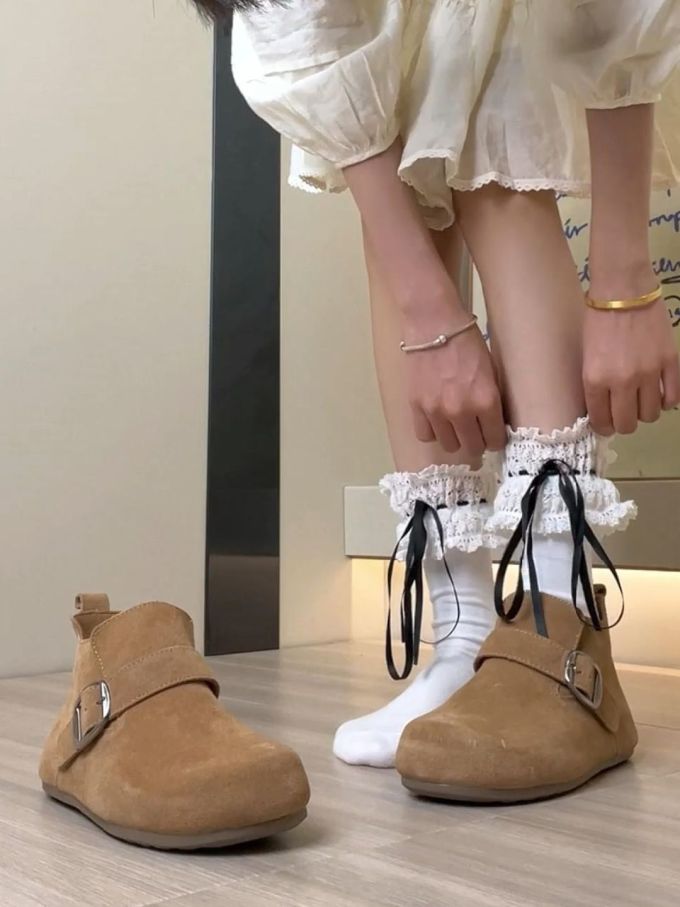 灰丁香色 