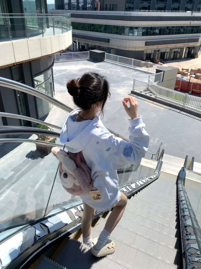 针织面料 H型 连帽领 中长袖 印花 石洗蓝 洗水蓝 休闲运动 运动 