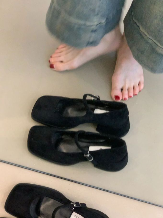 方头 袢扣 皮革 