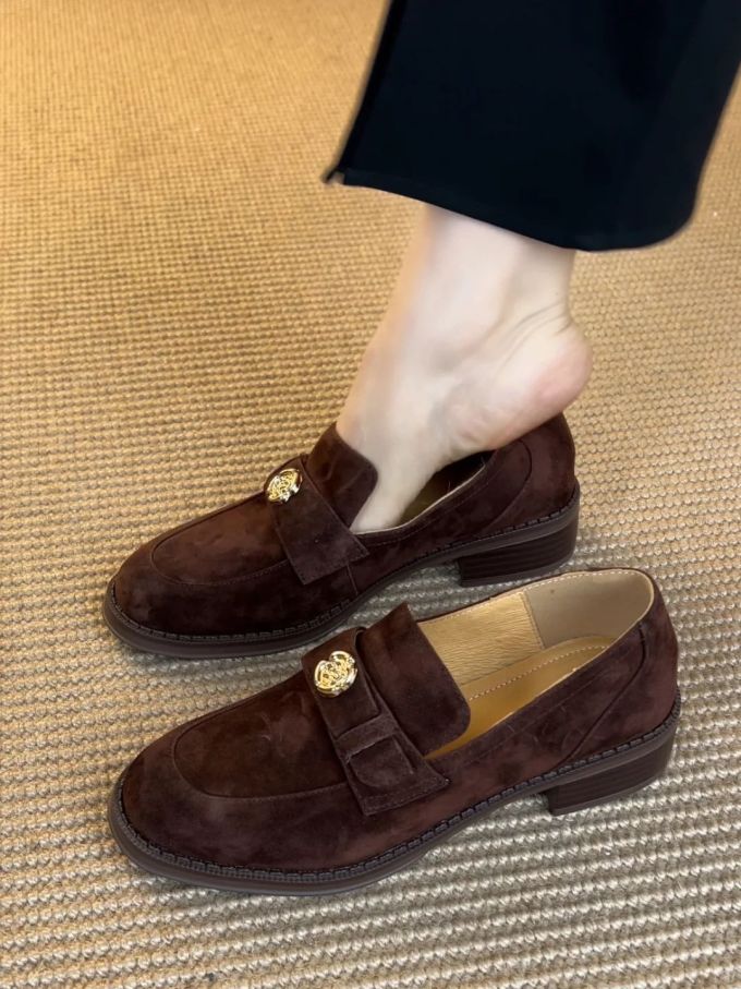 圆头 低帮 袢扣 深口鞋 皮革 
