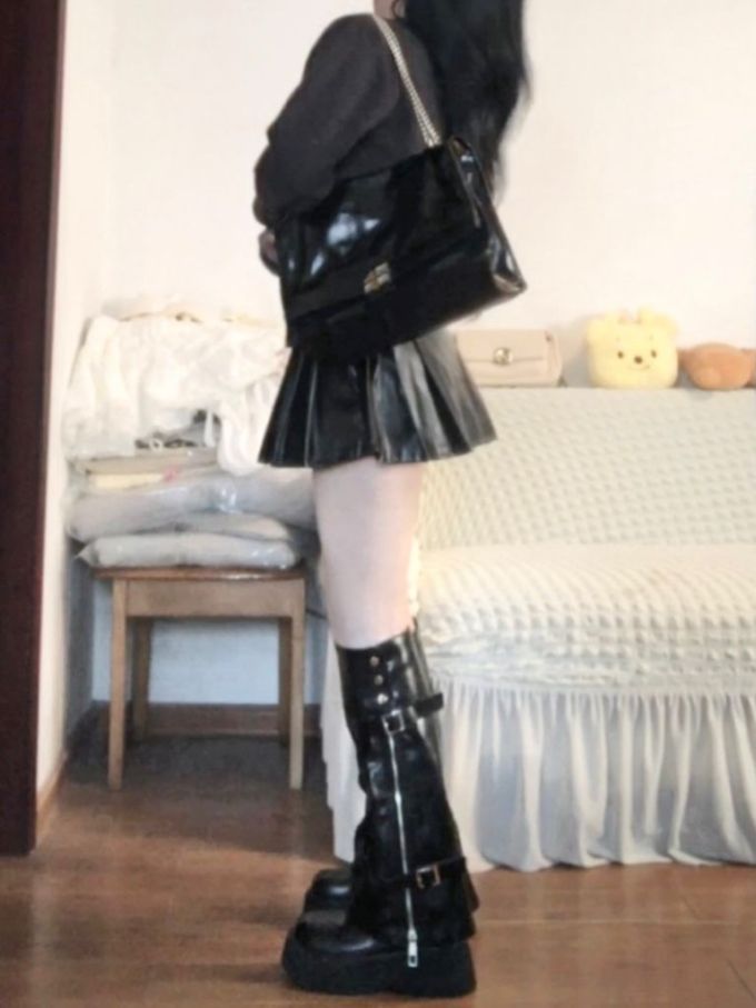 皮革 