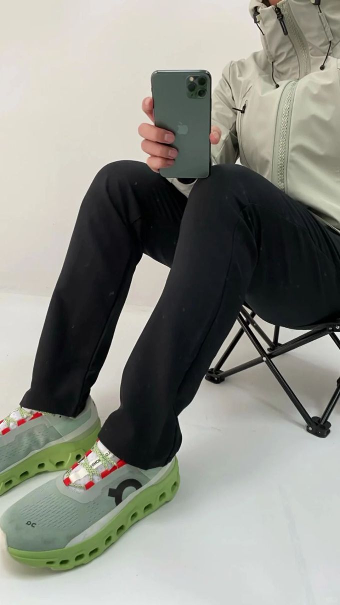 酱黑色 