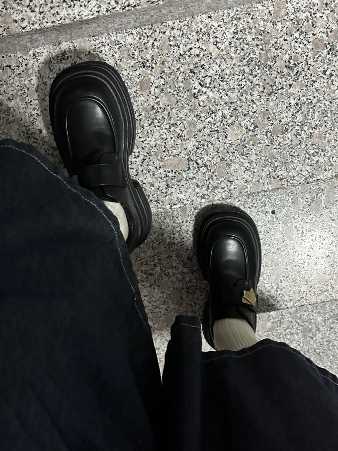 圆头 深口鞋 皮革 