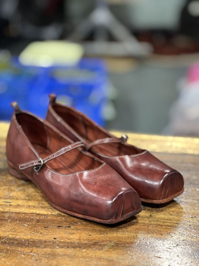 方头 袢扣 中口鞋 皮革 
