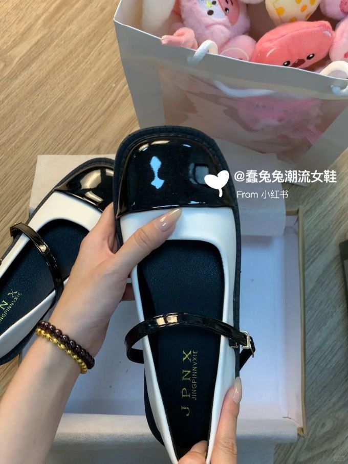 圆头 袢扣 中口鞋 皮革 