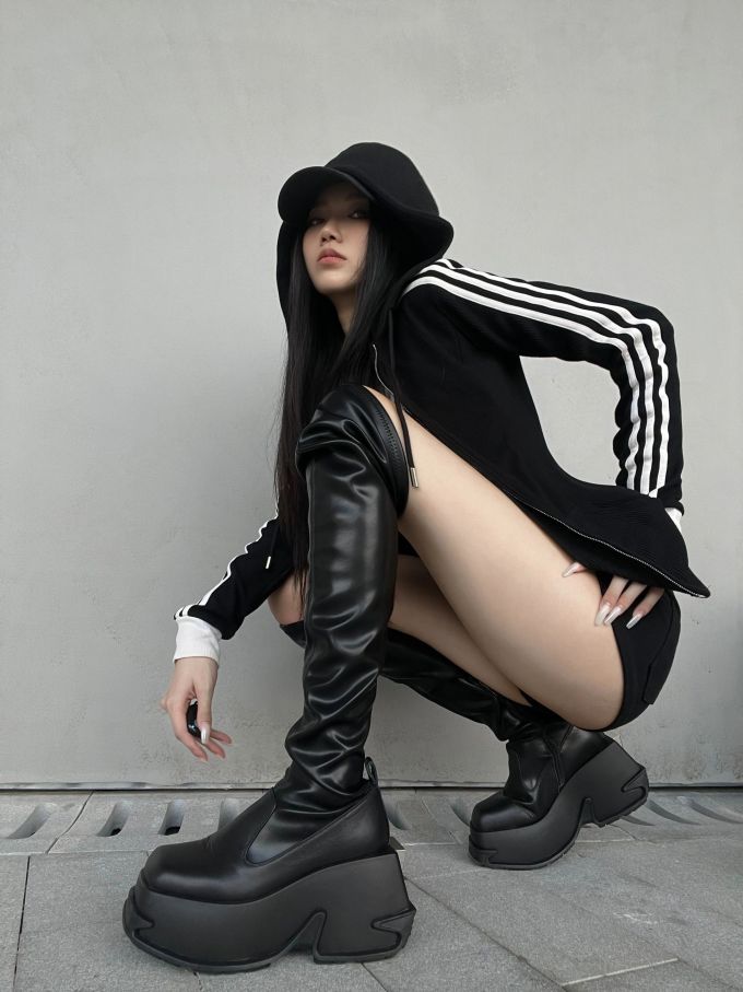 连帽领 中长袖 边缘装饰 踢踏舞鞋色 ABG辣妹 辣妹