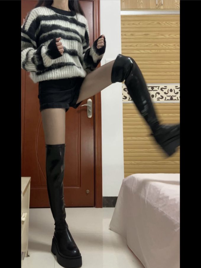 皮革 