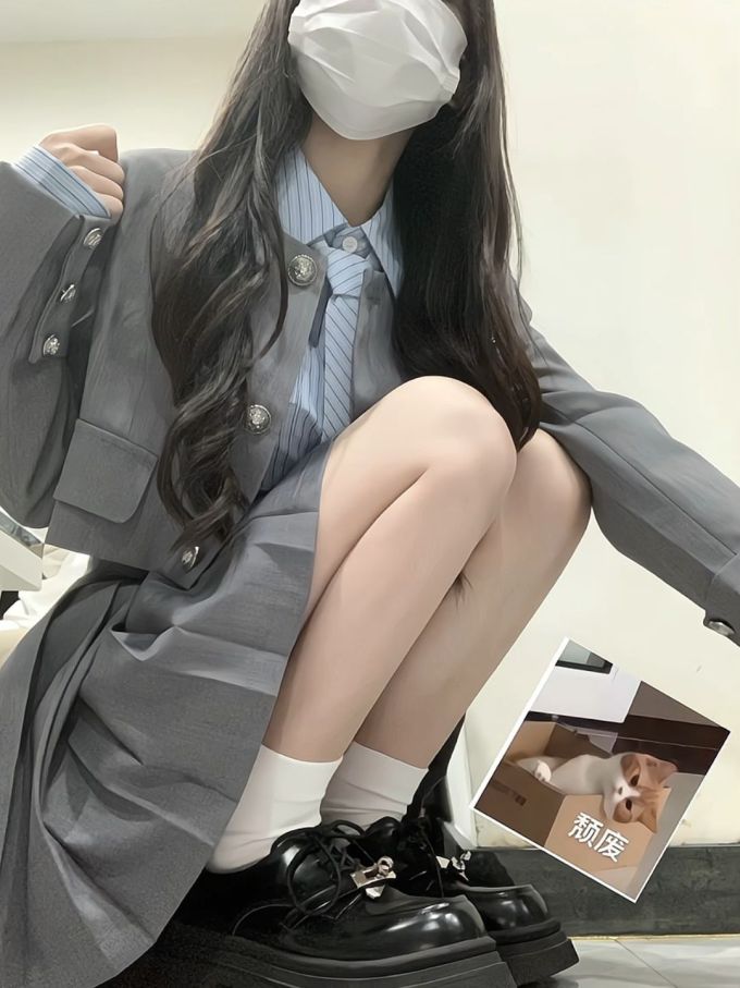 X型 无袖 深暗灰 炭灰色 基础扣饰 JK 