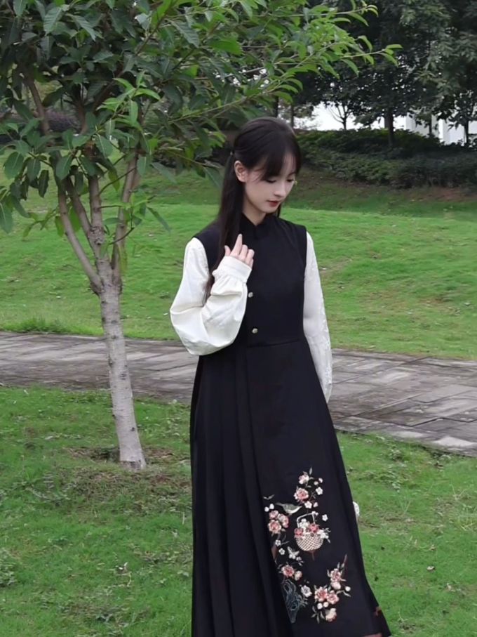 A型 立领 中长袖 无袖 局部印染 梅花 绣花 夜蓝色 基础扣饰