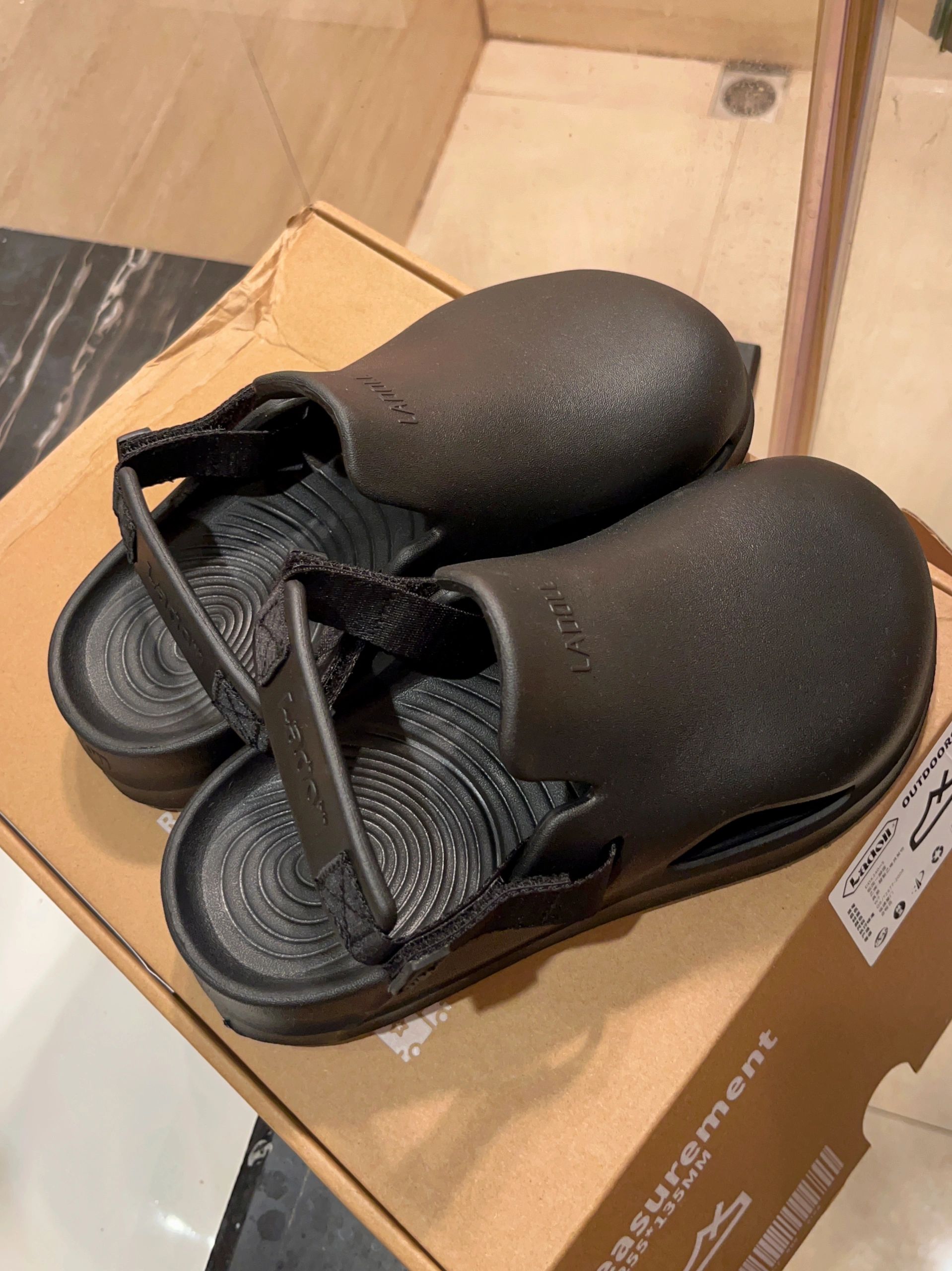 圆头 皮革  - VALI鞋履AI设计主图