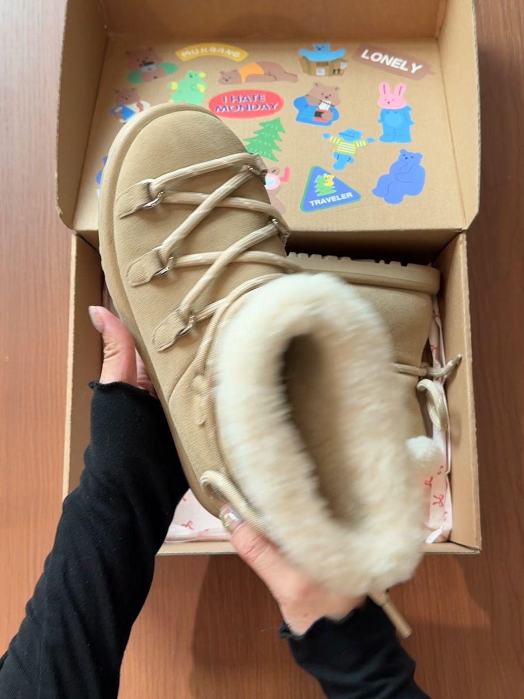 绒毛/绒面  - VALI鞋履AI设计主图