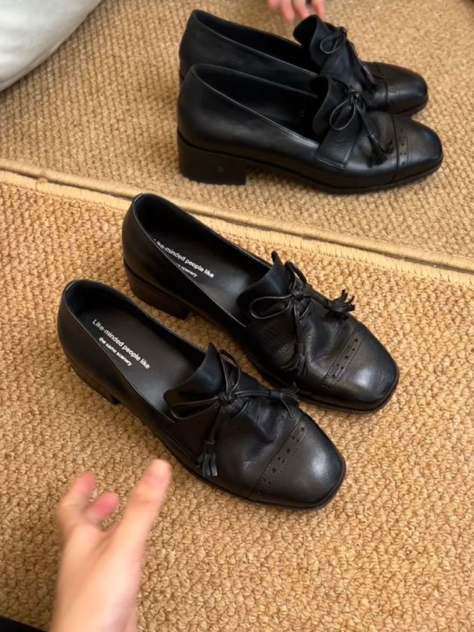 圆头 低帮 系带 深口鞋 皮革 