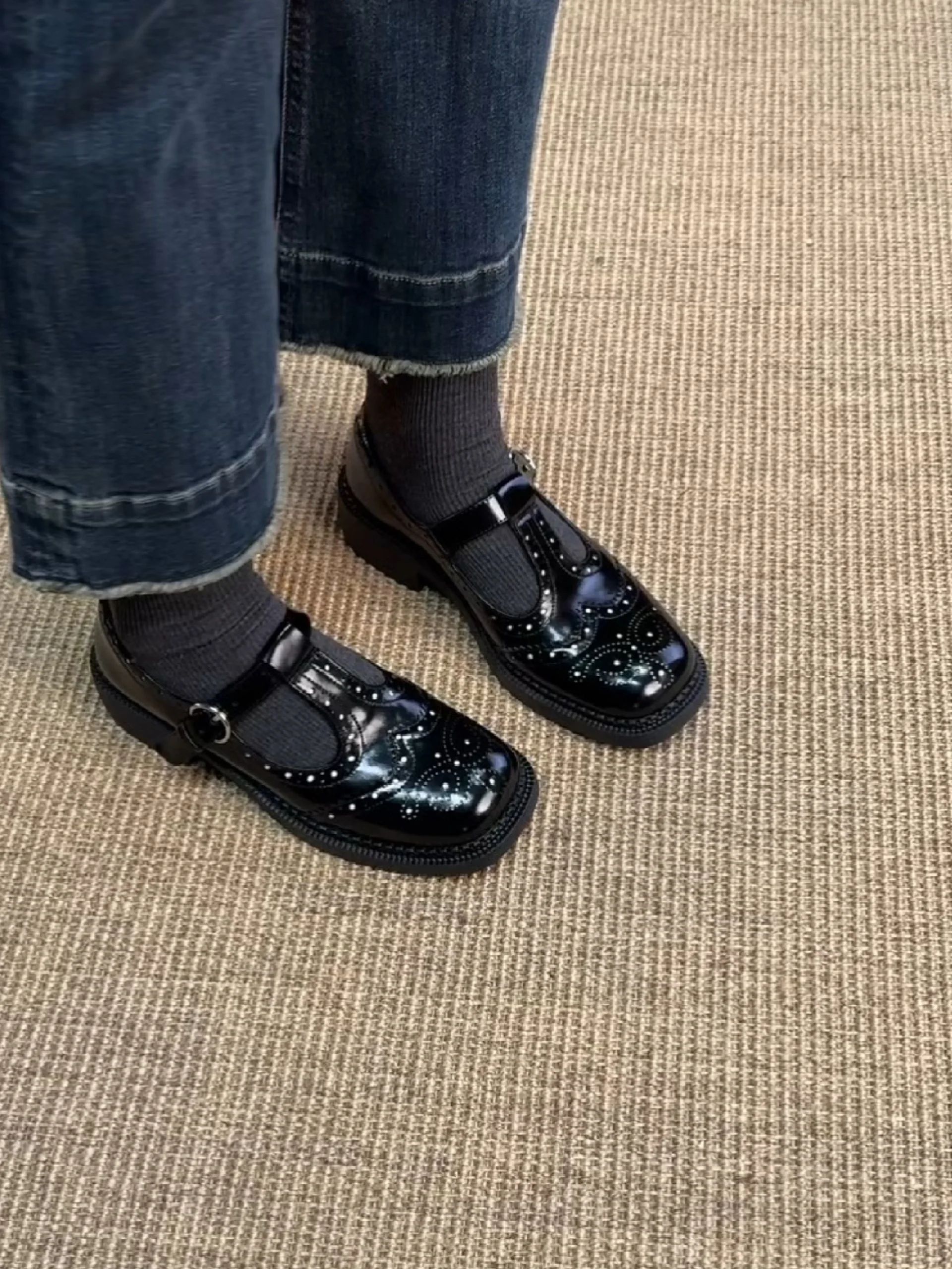 圆头 袢扣 中口鞋 皮革  - VALI鞋履AI设计主图