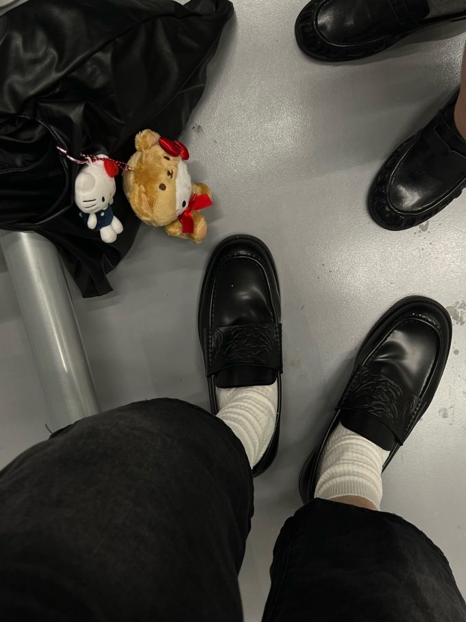 圆头 低帮 一脚蹬 深口鞋 皮革