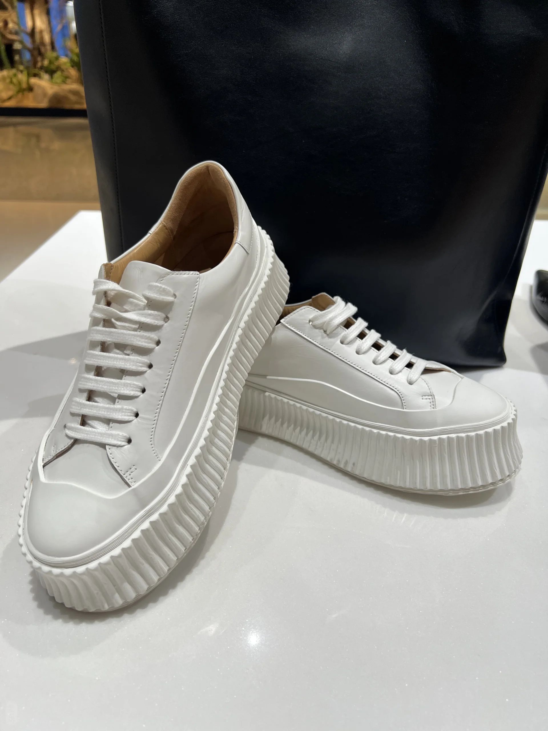 低帮 皮革  - VALI鞋履AI设计主图