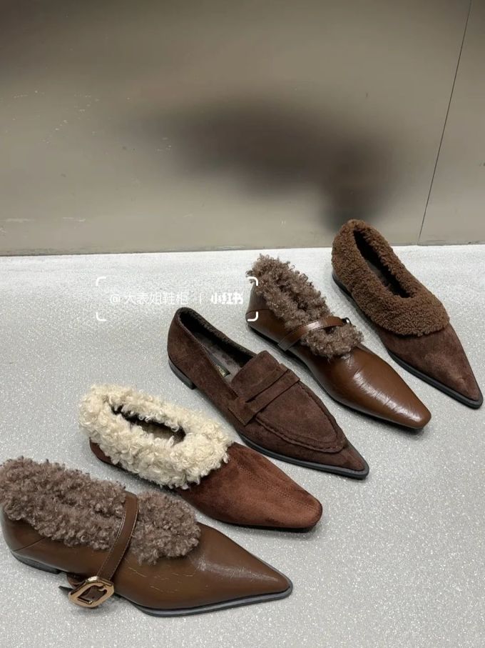 尖头 袢扣 中口鞋 皮革