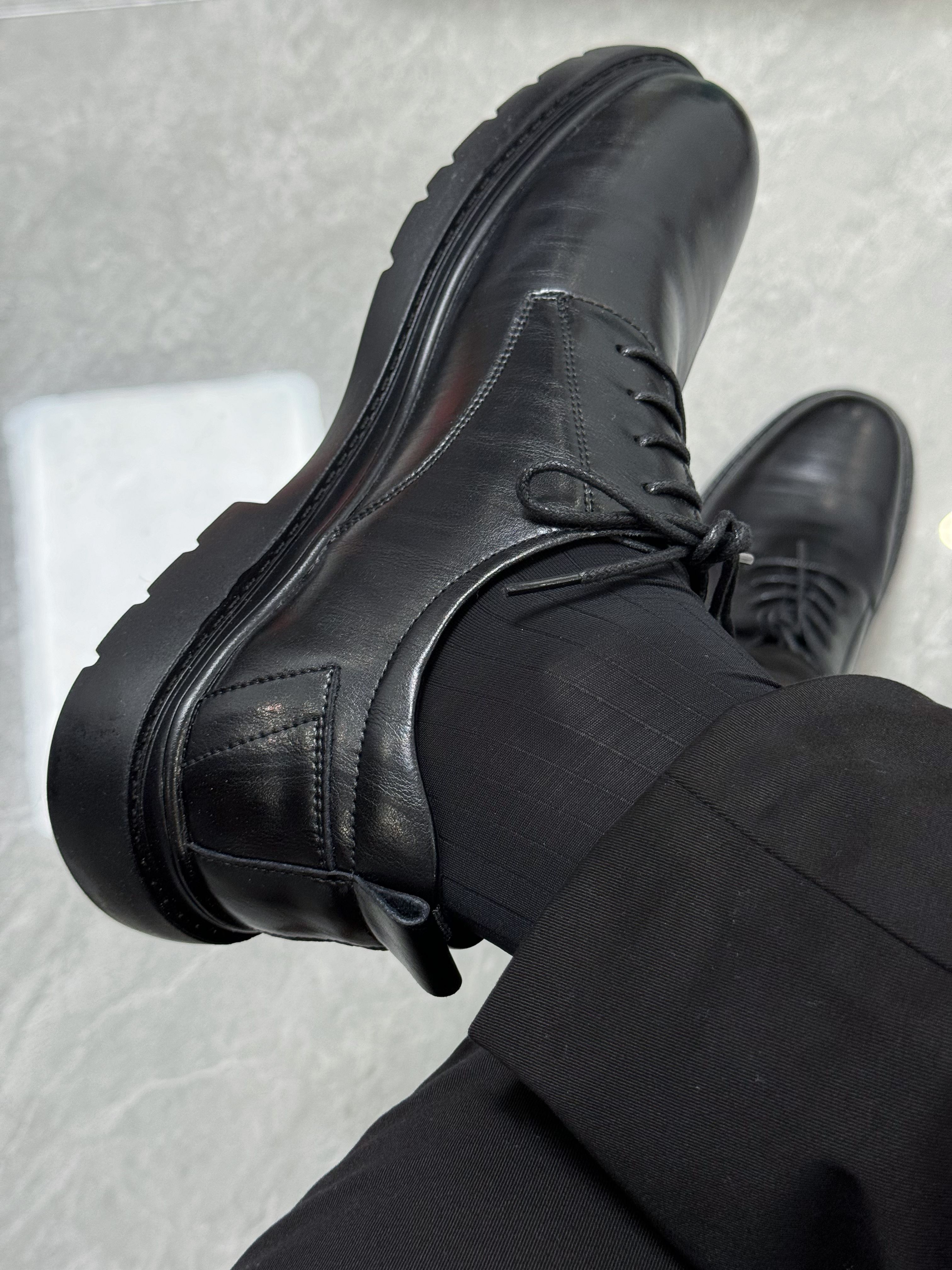 圆头 系带 皮革  - VALI鞋履AI设计主图