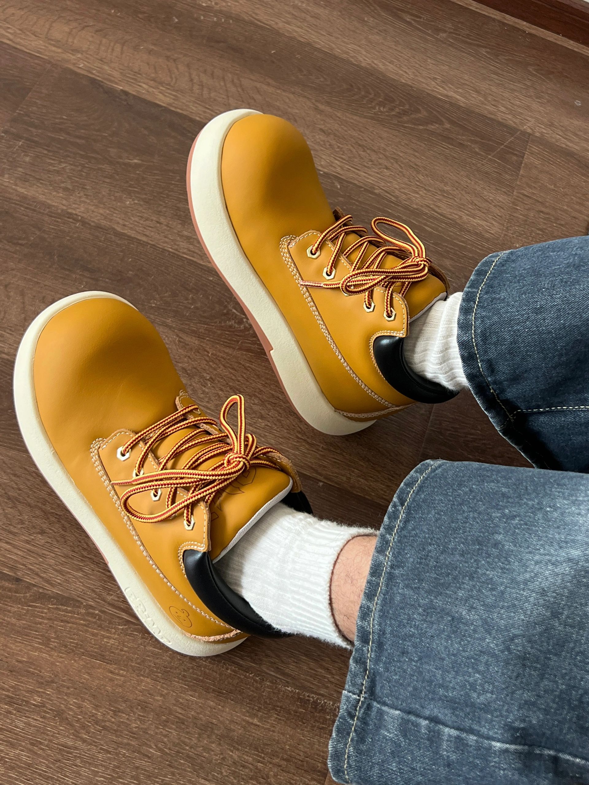 低帮 系带 皮革  - VALI鞋履AI设计主图